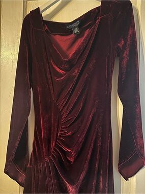 NWOT The Pyramid Collection Deep Burgundy Velvet Long-Sleeve Dress
